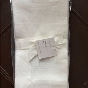 Pottery Barn White Linen Napkins - Set of 4